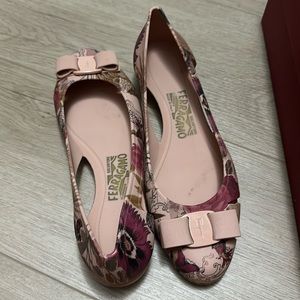 Ferragamo vara jelly ballet flats
